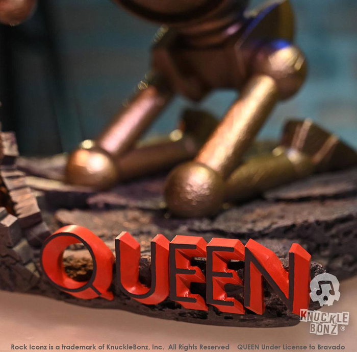 Queen statuette 3D Vinyl Queen Robot (News of the World) 20 x 21 x 24 cm Queen statuette 3D Vinyl Queen Robot (News of the World) 20 x 21 x 24 cm