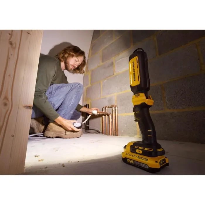 Stanley Fatmax - Lampe Torche SFMCL050B-XJ - 18V - 3 LED 700 Lumens - Tête Pivotante 0-140° - Sans Batterie