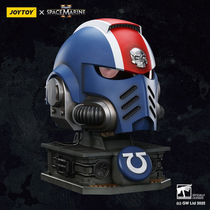 Joy Toy (CN) Warhammer 40,000: Space Marine 2 réplique Ultramarines Lieutenant Titus casque avec présentoir Joy Toy (CN) Warhammer 40,000: Space Marine 2 réplique Ultramarines Lieutenant Titus casque avec présentoir
