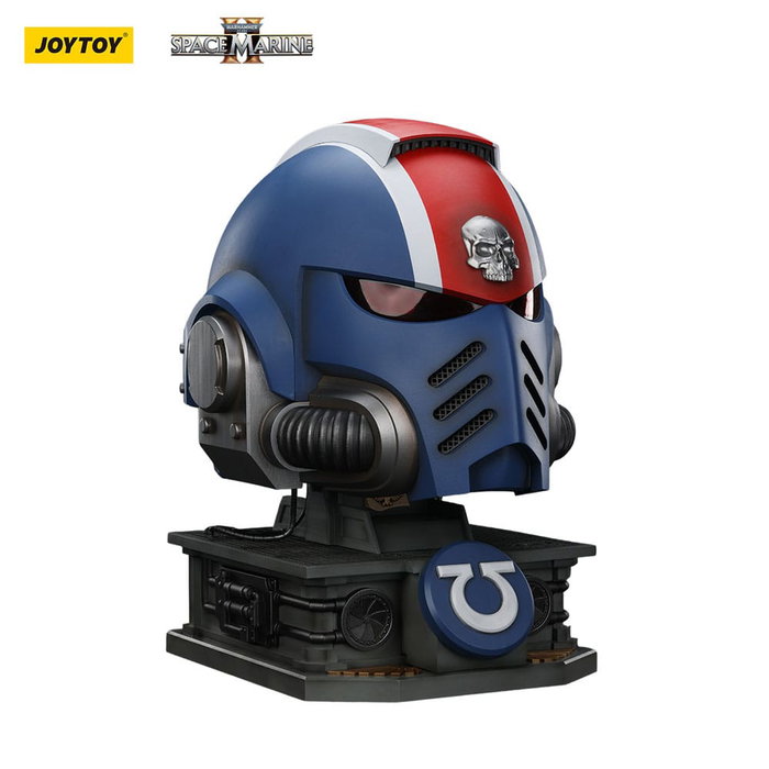 Joy Toy (CN) Warhammer 40,000: Space Marine 2 réplique Ultramarines Lieutenant Titus casque avec présentoir Joy Toy (CN) Warhammer 40,000: Space Marine 2 réplique Ultramarines Lieutenant Titus casque avec présentoir