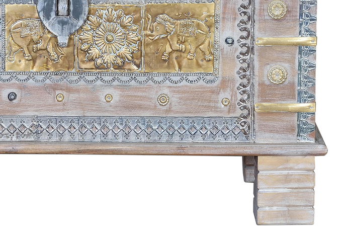 GINER Y COLOMER - Baûl de Mango Vieilli Blanc - Coffre en Bois Massif avec Détails en Bronze - Ouverture Supérieure - Meuble Artisanal