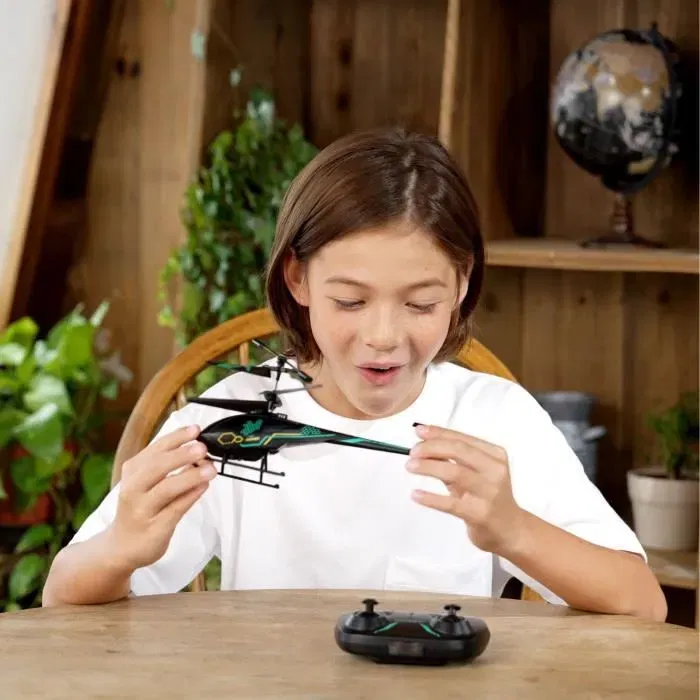 Flybotic AIR MAMBA - Hélicoptère télécommandé RC avec technologie infrarouge 2 canaux, pour intérieur, noir et bleu, pour enfants à partir de 10 ans