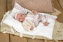 Muñecas Arias Aria - Poupée de poids élégance avec coussin, 40 cm, corps souple, espagnol