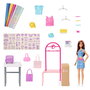 Barbie - Muñeca Barbie Boutique Diseña Y Vende Hkt78 - Poupée Barbie Boutique de Mode avec Impressions Métallisées et Accessoires pour Enfants à Partir de 4 Ans