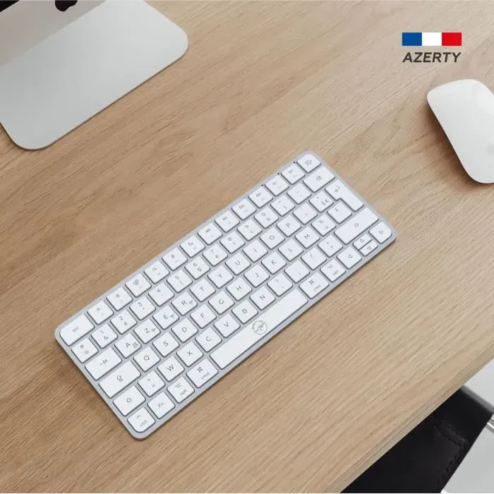 Mobility Lab KMP2000W - Mini clavier sans fil AZERTY FR compact - Connexions 2.4 GHz et Bluetooth triple - Touches plates et 12 raccourcis multimédia - Recharge USB-C - Blanc