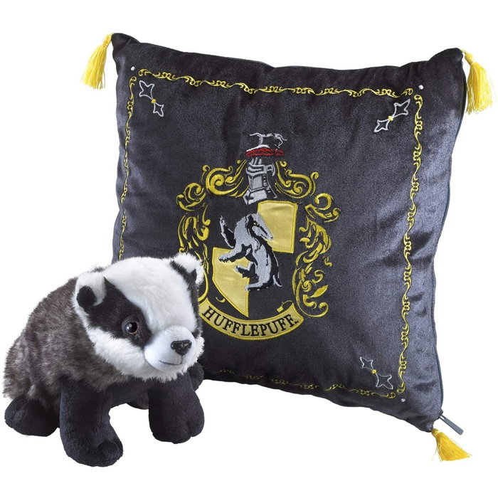 The Noble Collection Peluche Harry Potter Coffret Hufflepuff 20 cm avec Coussin 33 cm The Noble Collection Peluche Harry Potter Coffret Hufflepuff 20 cm avec Coussin 33 cm