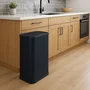 KITCHEN MOVE Poubelle de cuisine Portland 60L avec ouverture par pression - Acier inoxydable noir - Capacité 60 litres