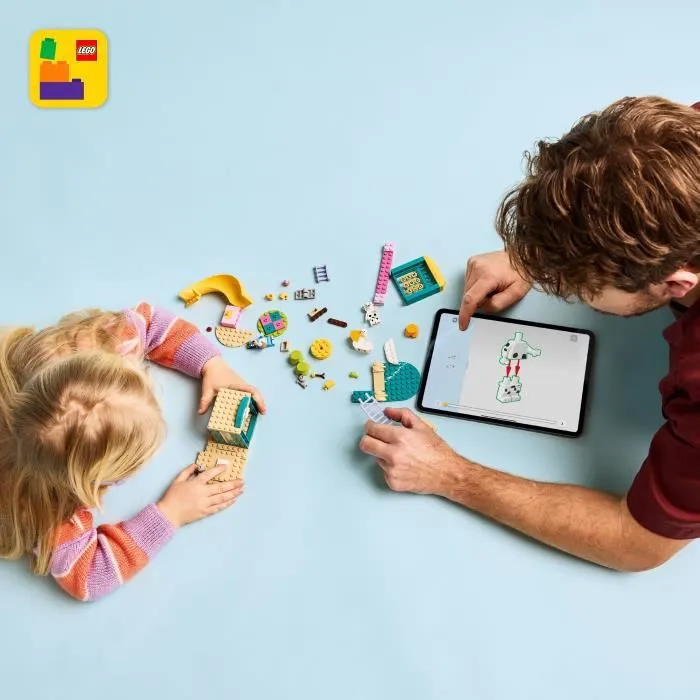 LEGO 11201 Bluey - Bluey et Chloé à l'Aire de Jeux - Jeu de Construction avec Figurines et Toboggan - pour Enfants dès 4 Ans