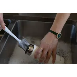 Nuby Brosse de Nettoyage 2 en 1 pour Biberon et Tétine avec Support et Égouttoir Hygiénique, Lavable au Lave-Vaisselle