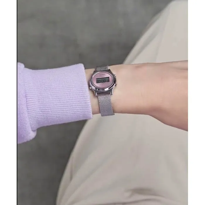 Casio LA700WEM Montre mixte digitale quartz, cadran et bracelet milanais rose, élégante et stylée