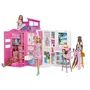 Barbie Maison de vacances HRJ77 - Coffret pliable avec poupée Barbie, 4 zones (cuisine, salle de bains, chambre, cinéma) et 11 accessoires - Jouet pour enfants dès 3 ans