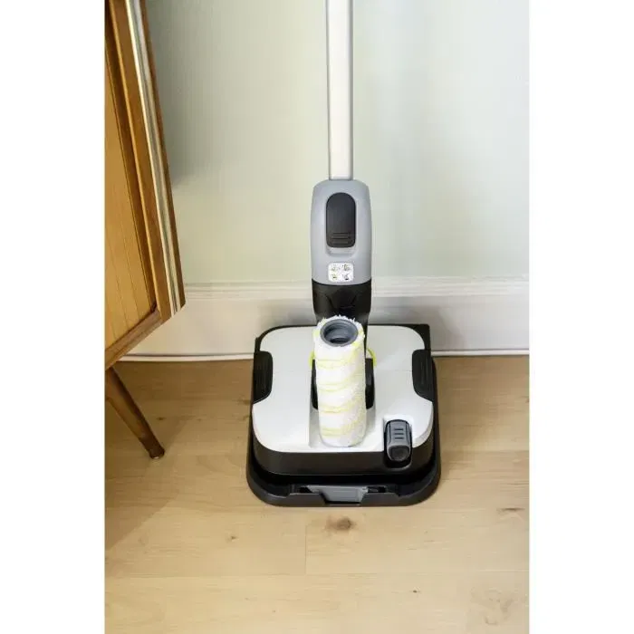 Karcher FC 2-4 Nettoyeur de sols rechargeable, récupère saletés sèches et humides en un seul passage, avec rouleau rotatif et autonomie de 15 min