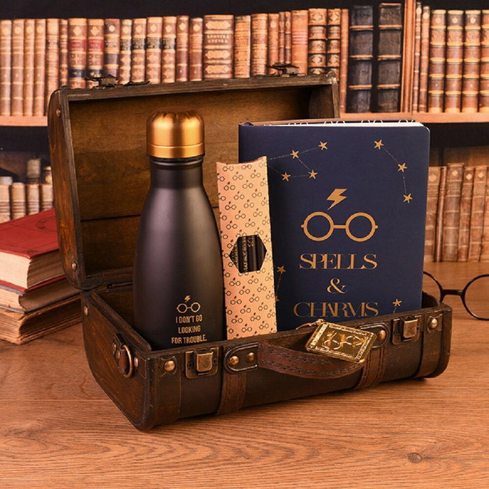 PYRAMID Coffret cadeau premium Harry Potter - Dimensions 18.5 x 14 x 28 cm PYRAMID Coffret cadeau premium Harry Potter - Dimensions 18.5 x 14 x 28 cm