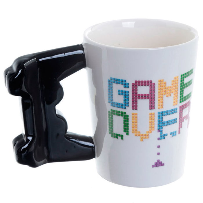 PUCKATOR Tasse Manette Game Over avec Design 3D - 11x14,5x8,5 cm PUCKATOR Tasse Manette Game Over avec Design 3D - 11x14,5x8,5 cm