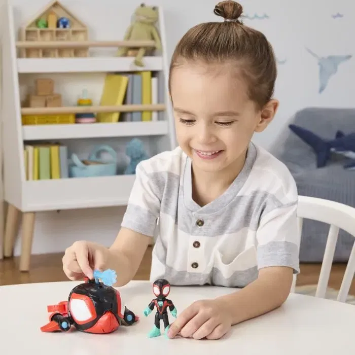 Hasbro Figurine et Véhicule Miles Morales Water-Webs Dauphin Filant Marvel Spidey et Ses Amis Extraordinaires Jouet pour Enfants dès 4 Ans