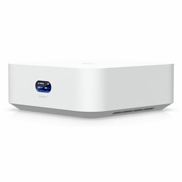 Ubiquiti Cloud Gateway - ARM Cortex-A53 Quad-core 1,5 GHz, 3 Go, WiFi 7, Bluetooth, 10G SFP+, ports 10 et 2,5 GbE RJ45, 22W, 117 x 117 x 42,5 mm