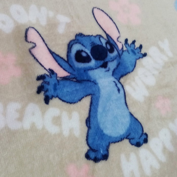 Disney Couverture Stitch 110x150cm 100% poliester Disney Couverture Stitch 110x150cm 100% poliester