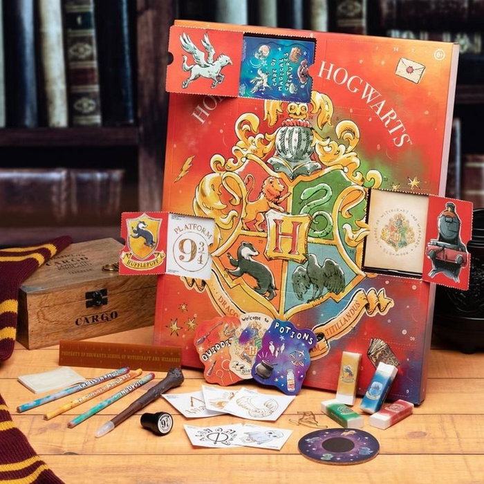 Paladone - Calendrier de l'Avent 2022 Harry Potter Hogwarts avec articles de papeterie et accessoires Paladone - Calendrier de l'Avent 2022 Harry Potter Hogwarts avec articles de papeterie et accessoires