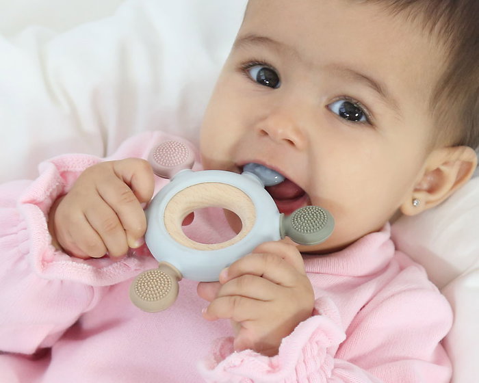 KioKids Mordedor Bébé Etoile en Bois et Silicone pour Dentition, Jouet Sensoriel pour Bébés de 3 Mois et Plus, Ecofriendly, Multicolore