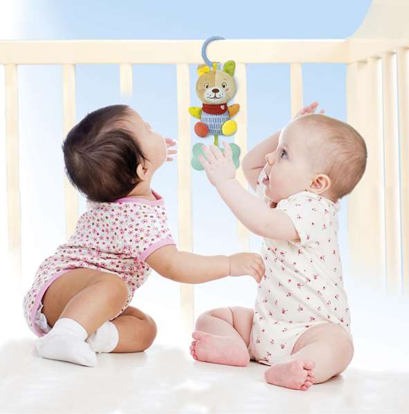 Clementoni Sonajero Peluche - Jouet d'éveil peluche chien doux 18x25x6 cm pour bébé dès 0 mois