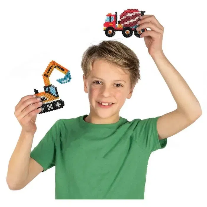 SES CREATIVE - Coffret de 2400 perles à repasser pour créer 5 types de véhicules de chantier : camion-benne, pelleteuse, bétonnière SES CREATIVE - Coffret de 2400 perles à repasser pour créer 5 types de véhicules de chantier : camion-benne, pelleteuse, bétonnière