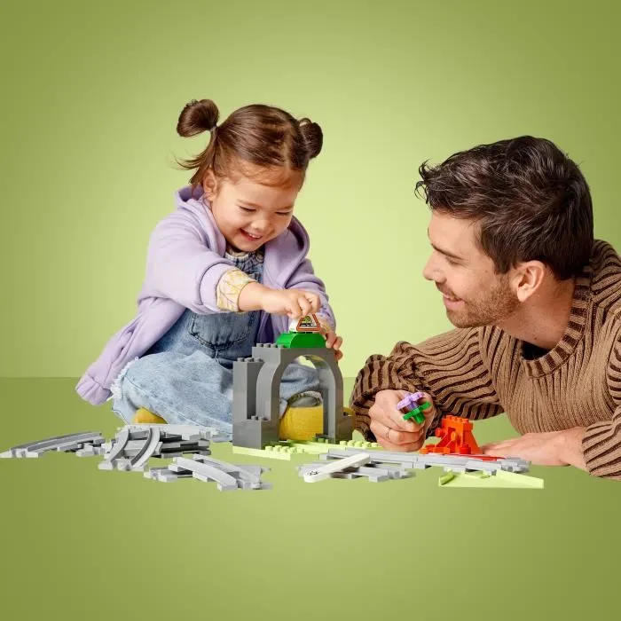 LEGO DUPLO 10425 - Set d'extension Ma Ville Les Rails et le Tunnel du Train - Jouet de construction 20 pièces pour enfants dès 2 ans