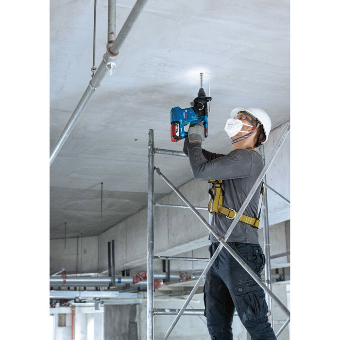 Bosch Professional GBH 18V-24 C avec 2 batteries 5.0Ah et chargeur GAL 1880