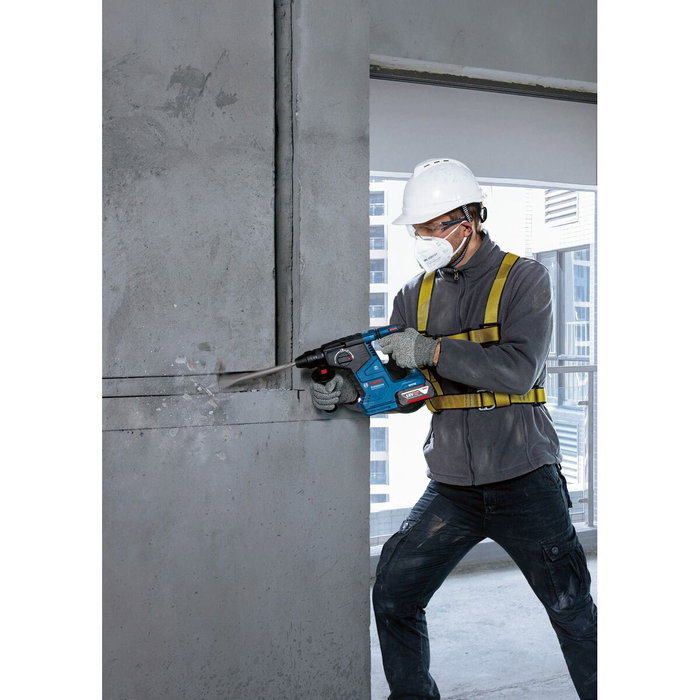 Bosch Professional GBH 18V-24 C avec 2 batteries 5.0Ah et chargeur GAL 1880