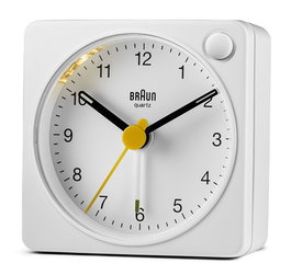 Braun BC-02-XW Réveil de voyage classique analogique blanc avec réveil progressif, aiguilles luminescentes et lumière de fond
