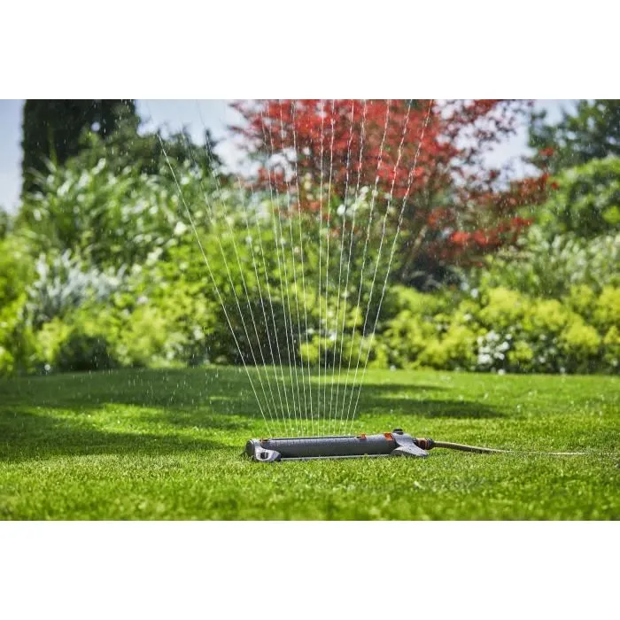 Gardena Arroseur oscillant AquaZoom M - Surface 250 m² - Portée 18 m - Filtre inox - Résistant UV et gel - Garantie 5 ans