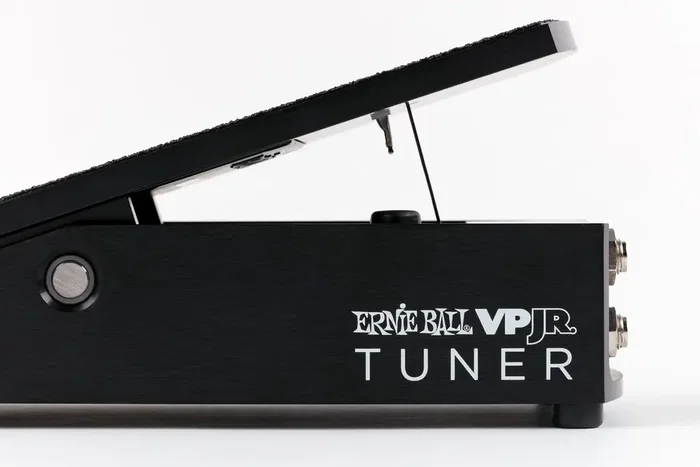 Ernieball VPJR Pédale Volume Junior avec accordeur chromatique et écran tactile - Noir