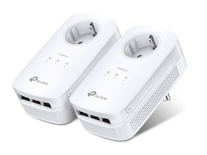 TP-Link TL-PA8030P Kit Powerline AV1200 avec 3 ports Gigabit et prise intégrée, Blanc