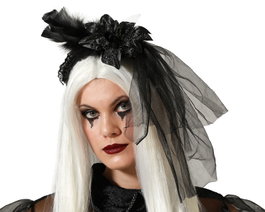 Tiara de vellon noir avec fleurs et tulle pour Catrina