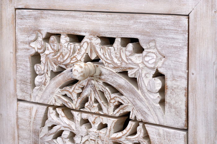 GINER Y COLOMER - Buffet commode 5 tiroirs en bois de manguier avec base en fer, couleur blanc vieilli et gris, dimensions 105 x 45 x 35 cm