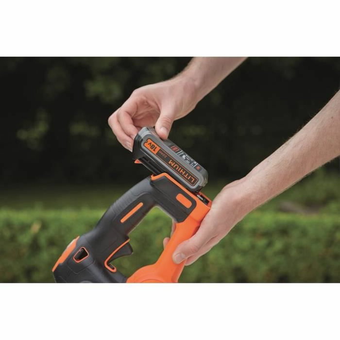 Black + Decker GTC18452PCB-XJ Taille-haies électrique sans fil 18V