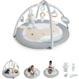 Ingenuity Tapis d'éveil bébé évolutif Petit Mouton avec arche de jeu amovible, 5 jouets sensoriels, peluche mouton, cadeau