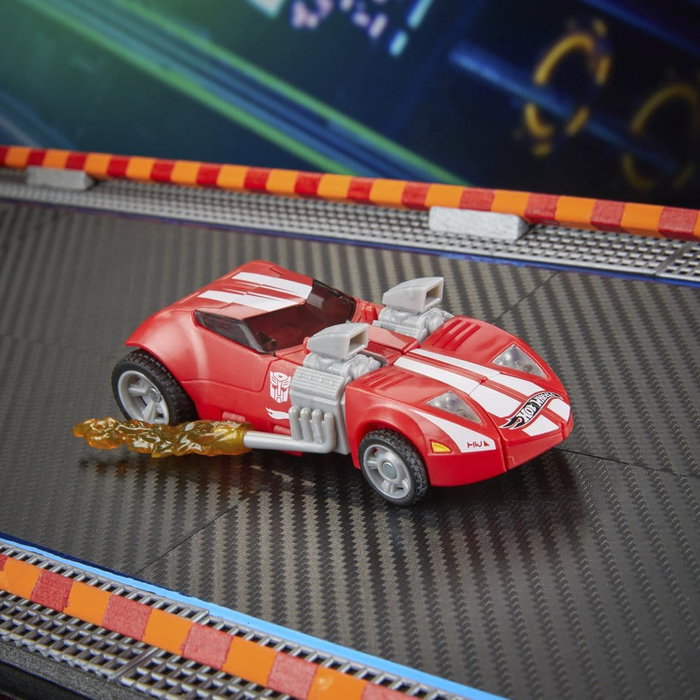 Hasbro Transformers x Hot Wheels Twin Mill Deluxe Class