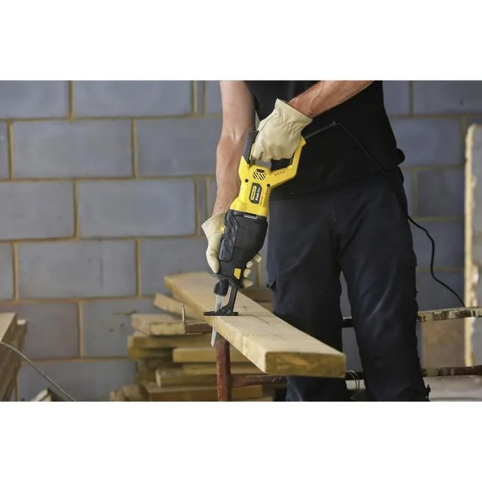 Stanley FME365K Scie Sabre Pendulaire Fatmax 1050W Professionnelle Jaune/Noir Coupe Rapide Bois Stanley FME365K Scie Sabre Pendulaire Fatmax 1050W Professionnelle Jaune/Noir Coupe Rapide Bois