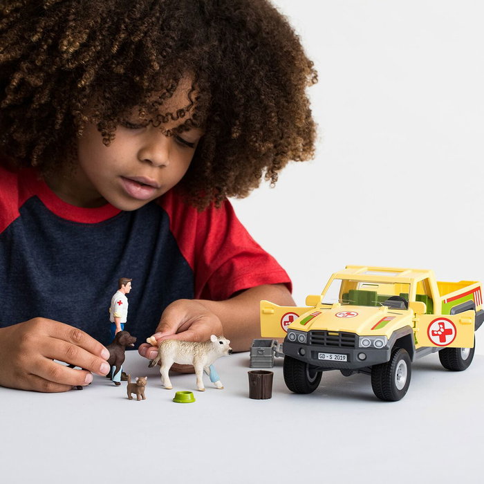 Schleich Coffret Visite du Vétérinaire à la ferme 12 Pièces Schleich Coffret Visite du Vétérinaire à la ferme 12 Pièces