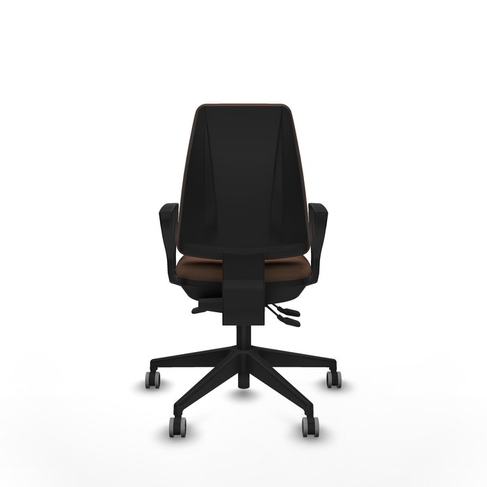 Chaise Elche Asynchrone Tissu Marron foncé Base pyramidale noire Accoudoirs fixes Sans appui-tête Roulettes 65mm pour moquette Chaise Elche Asynchrone Tissu Marron foncé Base pyramidale noire Accoudoirs fixes Sans appui-tête Roulettes 65mm pour moquette