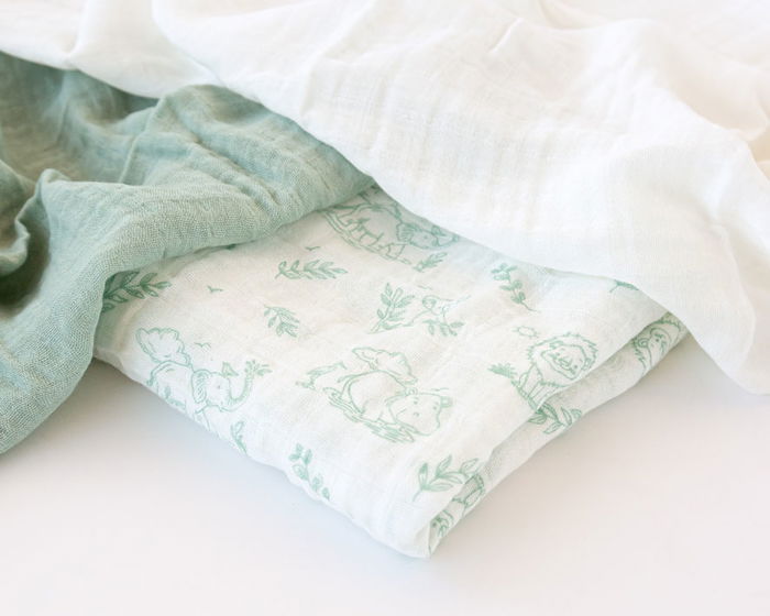 KioKids Set de 3 Muselinas Bébé 70x70 cm - Bambou et Coton - Vert, Blanc et Imprimé Jungle - Standard 100 by OEKO-TEX KioKids Set de 3 Muselinas Bébé 70x70 cm - Bambou et Coton - Vert, Blanc et Imprimé Jungle - Standard 100 by OEKO-TEX