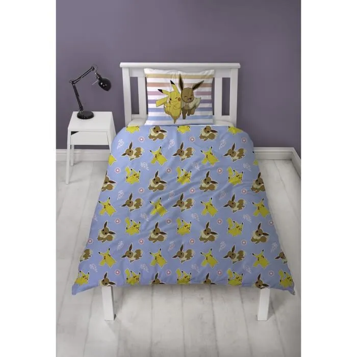 Pokemon Parure de lit réversible Pikachu et Evoli - Microfibre - 1 housse de couette 140 x 200 cm + 1 taie 63 x 63 cm Pokemon Parure de lit réversible Pikachu et Evoli - Microfibre - 1 housse de couette 140 x 200 cm + 1 taie 63 x 63 cm