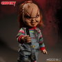 MEZCO TOYZ Figurine Chucky Le Poupon Diabolique parlante 38 cm avec 7 phrases, articulations et accessoires (Version espagnole)