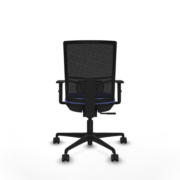 Chaise Yunquera Synchro 4 positions tissu Bleu clair Maille Noir Base en nylon noir Accoudoir 1D Sans appui-tête Roulettes 65mm nylon