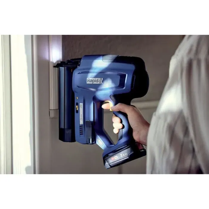 Rapid BNX50 - Cloueuse à batterie 18V pour clous de finition 18Ga 20-50mm - Coffret avec batterie 2,5Ah, chargeur et 300 clous n°8/30mm