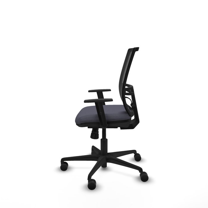 Chaise Yunquera Synchro 4 positions tissu Gris foncé Maille Noir Base en nylon noir Accoudoir 1D Sans appui-tête Roulettes 65mm nylon