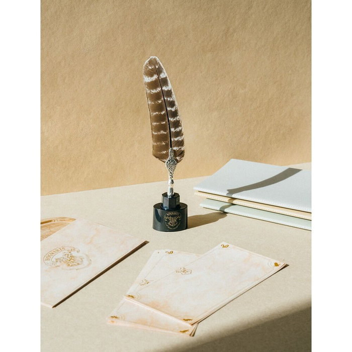 ERIK - Blister Stylo Plume + Cartes Collection Harry Potter - Style Parchemin avec Support Encrier