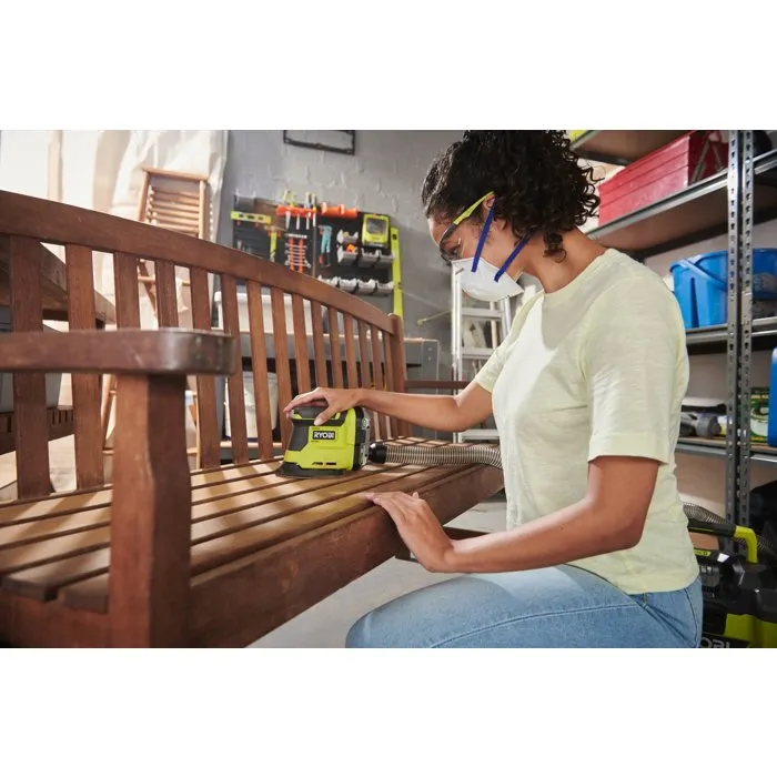 Ryobi Pack 3 outils ONE+ 18V avec perceuse-visseuse, scie sauteuse, ponceuse delta, batteries et chargeur