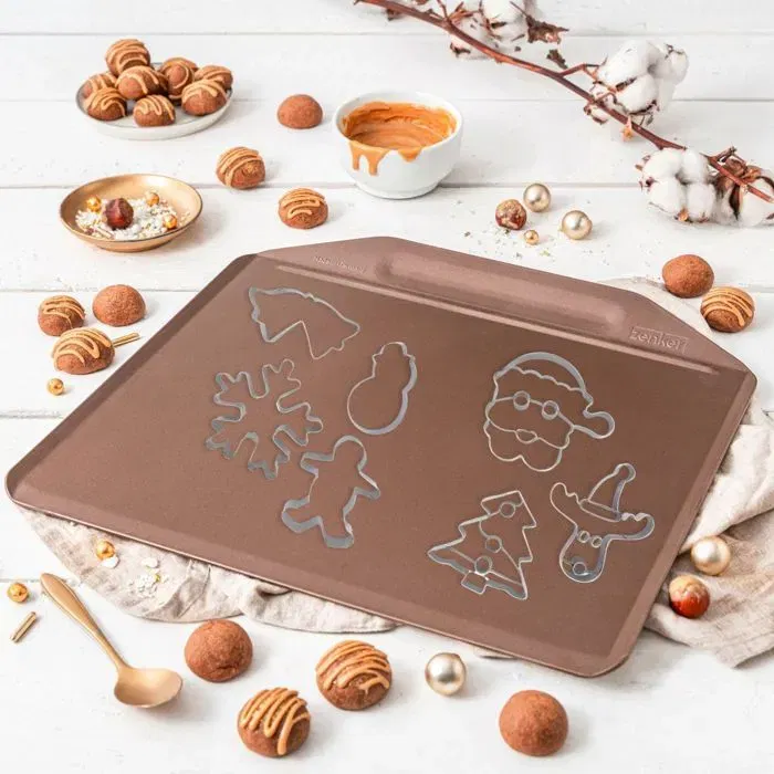 Zenker Plaque de Cuisson Four Sans Rebords Dorée 35.9 x 32.8 cm Antiadhésif ILAG Premium + 7 Emporte-Pièces Noël Inox 7 x 9 cm Zenker Plaque de Cuisson Four Sans Rebords Dorée 35.9 x 32.8 cm Antiadhésif ILAG Premium + 7 Emporte-Pièces Noël Inox 7 x 9 cm