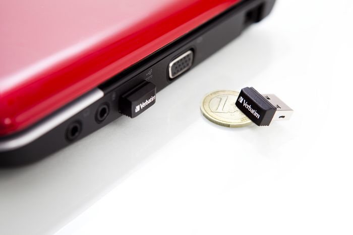 Verbatim Store 'n' Stay Nano, Clé USB 2.0 32 Go, Modèle ultra-fin pour connecteurs serrés